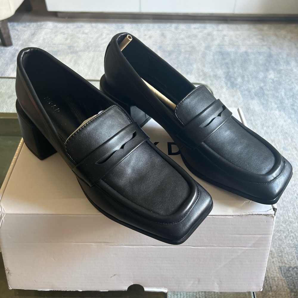 NAKD pointed toe heeled loafer